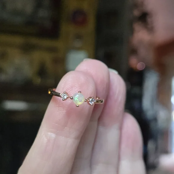 Opal & Topaz rosegold dainty ring sz8 - Picture 3 of 6
